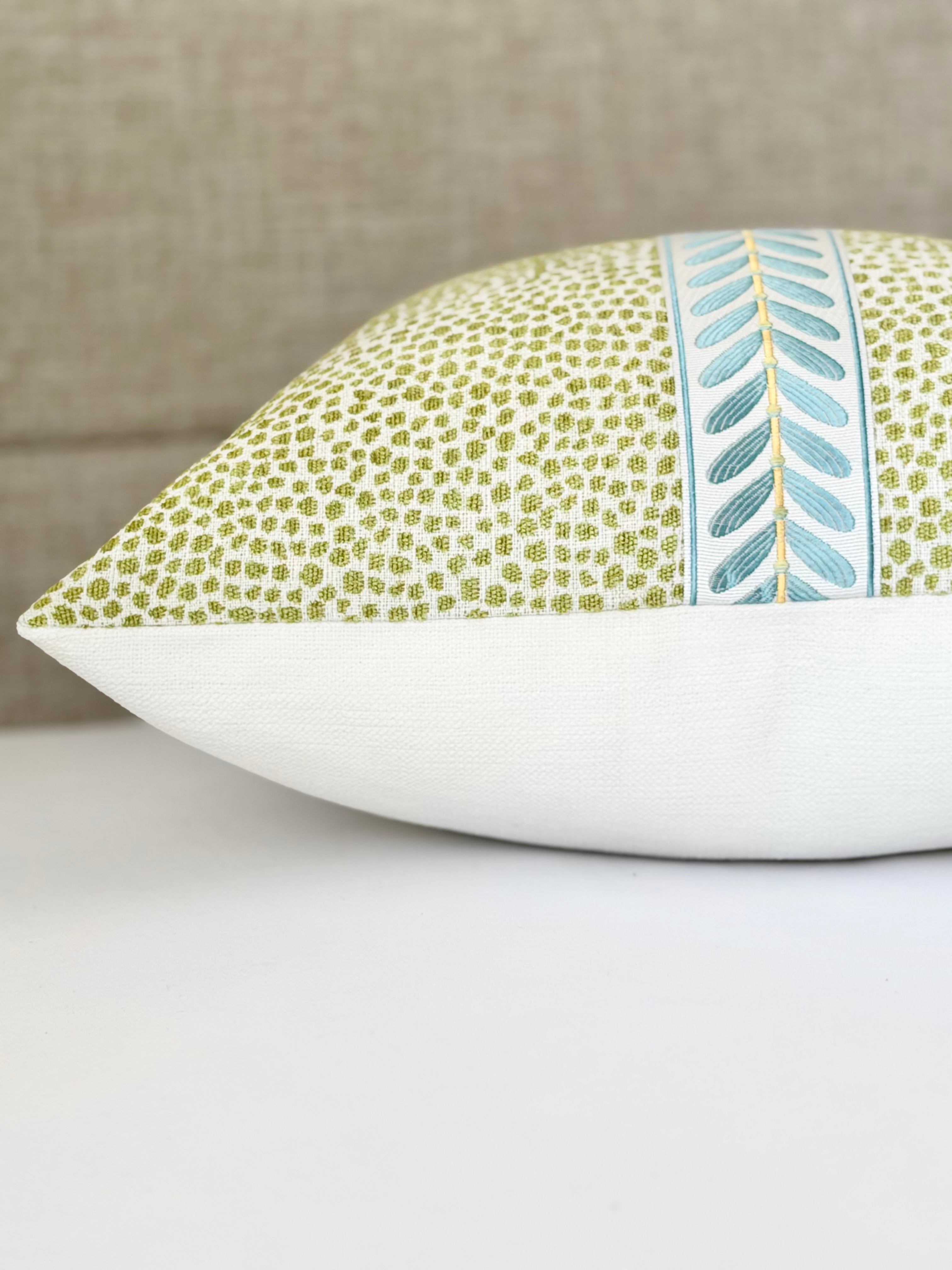 Green throw pillow cover Dotterea