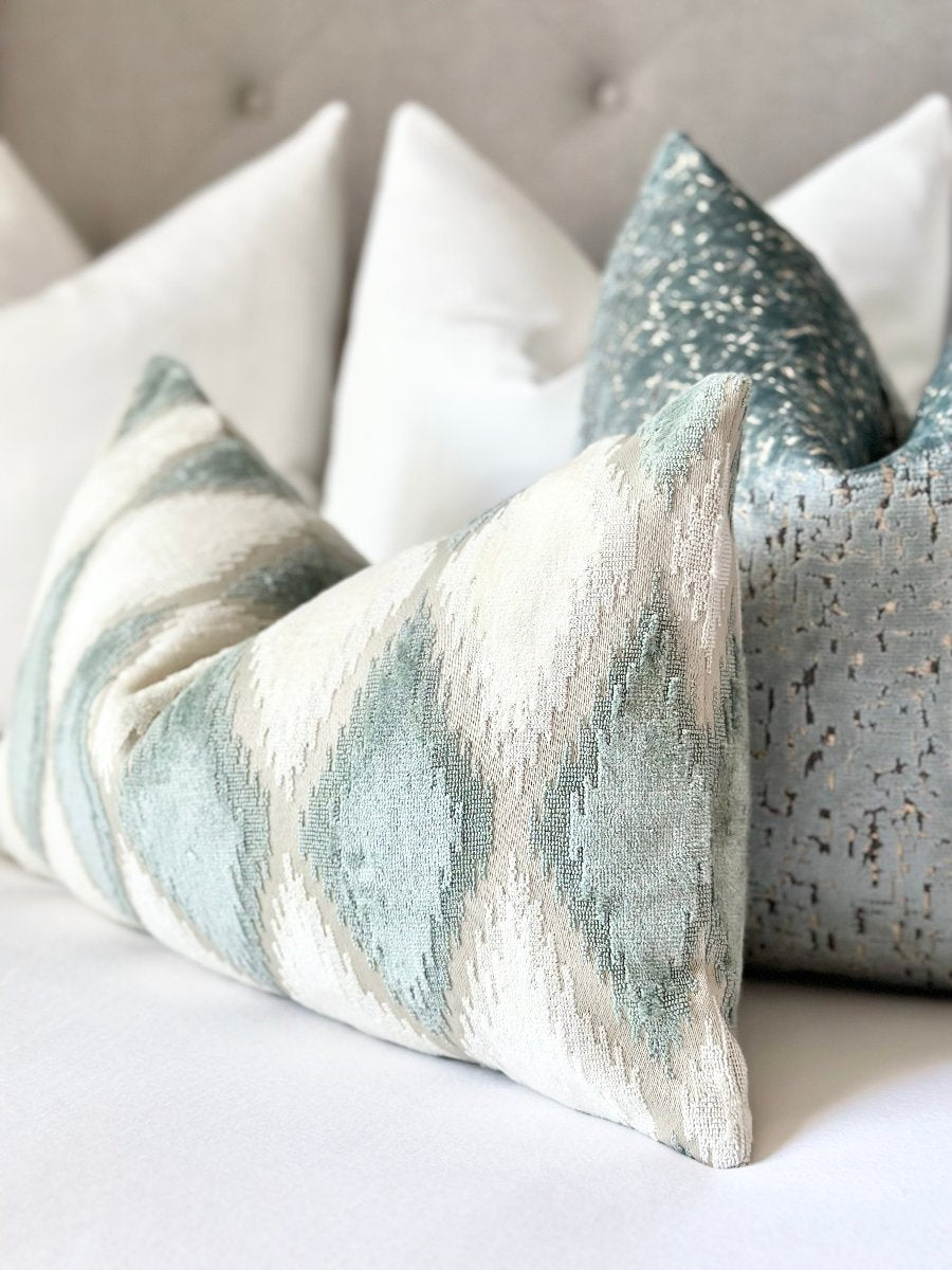 Custom blue velvet throw pillow cover with luxury feel - made-to-order designer fabric for elegant home decor Luxurious blue velvet throw pillow cover - high-quality, made-to-order designer fabric for stylish living rooms.