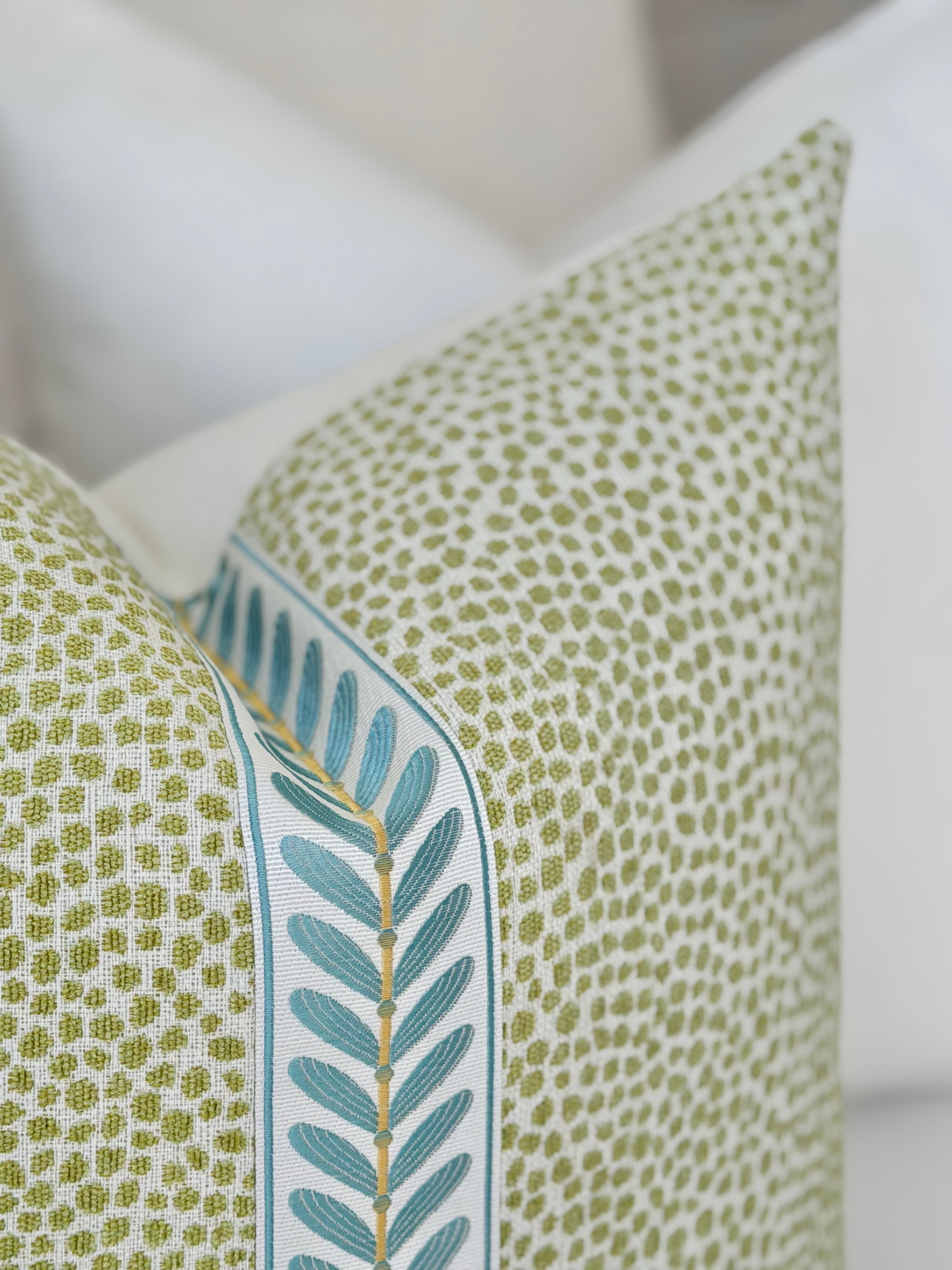 Green throw pillow cover Dotterea